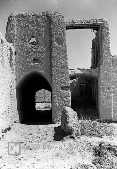 The old house was destroyed in the Bahram palace,خانه های قدیمی ویران شده در قصر بهرام